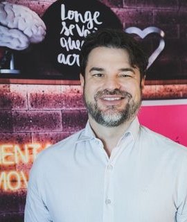 Foto de {{ member.name }}